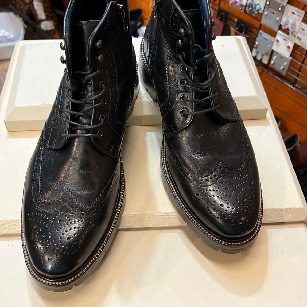 Black Leather Brogue Boots Johnston & Murphy 9.5
